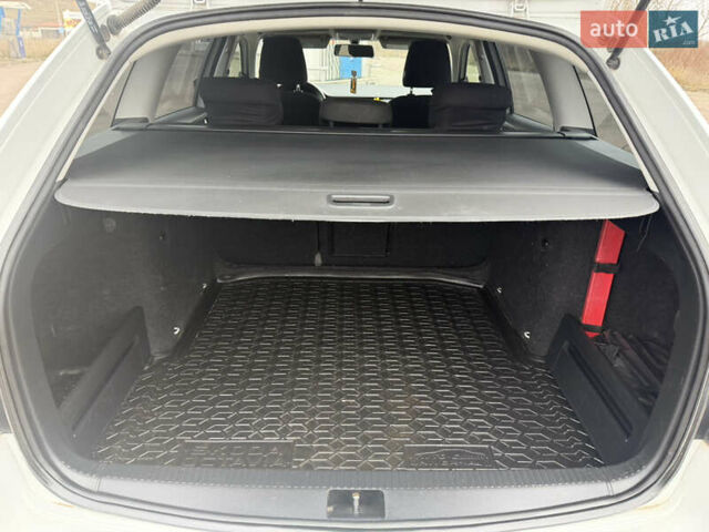 Белый Шкода Октавия, объемом двигателя 1.6 л и пробегом 281 тыс. км за 10800 $, фото 43 на Automoto.ua