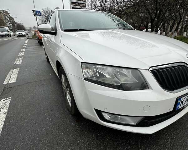 Белый Шкода Октавия, объемом двигателя 1.6 л и пробегом 180 тыс. км за 10900 $, фото 1 на Automoto.ua