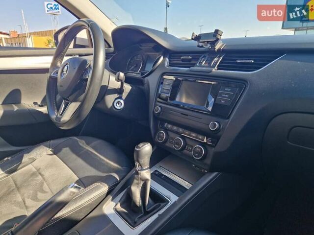 Белый Шкода Октавия, объемом двигателя 1.4 л и пробегом 200 тыс. км за 9475 $, фото 7 на Automoto.ua