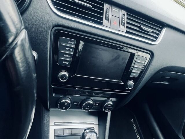 Білий Шкода Октавія, об'ємом двигуна 2 л та пробігом 200 тис. км за 12000 $, фото 2 на Automoto.ua