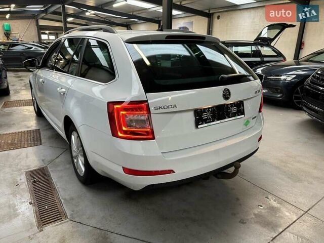 Белый Шкода Октавия, объемом двигателя 1.4 л и пробегом 174 тыс. км за 6600 $, фото 2 на Automoto.ua