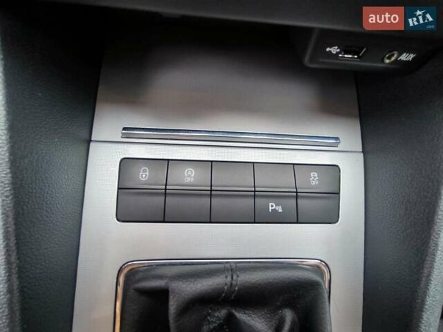 Білий Шкода Октавія, об'ємом двигуна 1.6 л та пробігом 280 тис. км за 11800 $, фото 33 на Automoto.ua