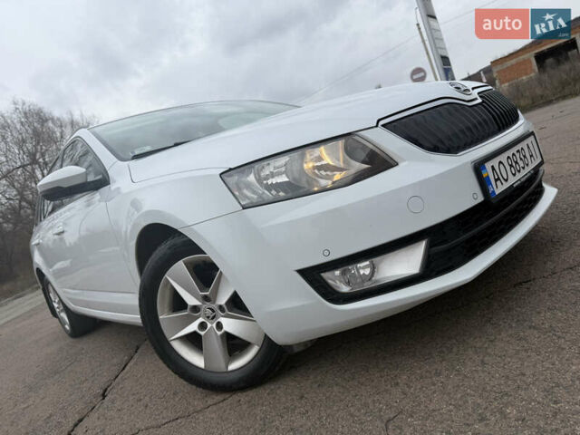 Белый Шкода Октавия, объемом двигателя 1.6 л и пробегом 281 тыс. км за 10800 $, фото 14 на Automoto.ua