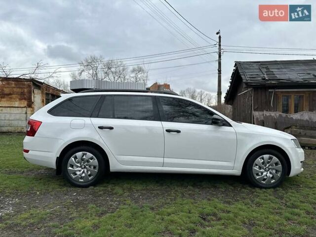 Белый Шкода Октавия, объемом двигателя 1.6 л и пробегом 192 тыс. км за 10900 $, фото 12 на Automoto.ua
