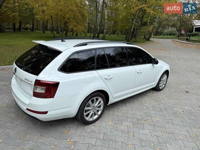 Белый Шкода Октавия, объемом двигателя 1.97 л и пробегом 243 тыс. км за 13400 $, фото 12 на Automoto.ua