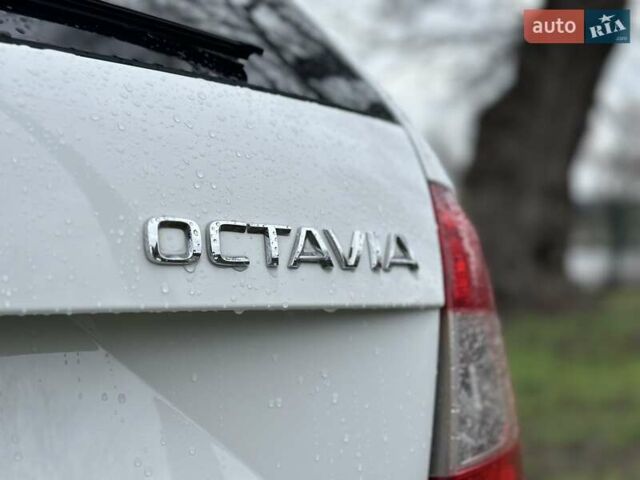 Белый Шкода Октавия, объемом двигателя 1.6 л и пробегом 192 тыс. км за 10900 $, фото 31 на Automoto.ua
