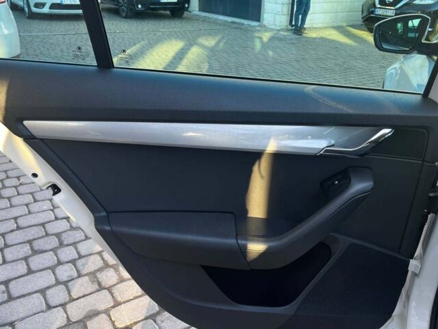 Белый Шкода Октавия, объемом двигателя 1.4 л и пробегом 235 тыс. км за 10450 $, фото 13 на Automoto.ua