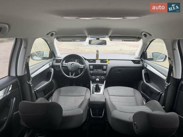 Белый Шкода Октавия, объемом двигателя 1.6 л и пробегом 281 тыс. км за 10800 $, фото 55 на Automoto.ua