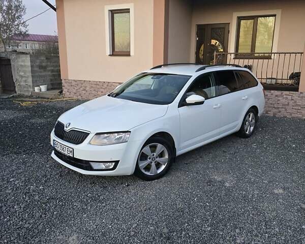 Білий Шкода Октавія, об'ємом двигуна 1.6 л та пробігом 255 тис. км за 12800 $, фото 4 на Automoto.ua