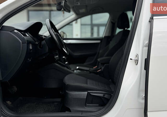 Белый Шкода Октавия, объемом двигателя 1.6 л и пробегом 231 тыс. км за 11850 $, фото 30 на Automoto.ua