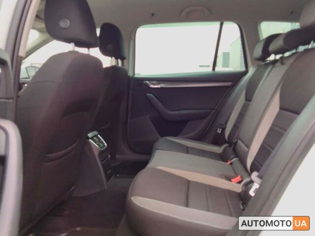 Белый Шкода Октавия, объемом двигателя 2 л и пробегом 283 тыс. км за 12900 $, фото 11 на Automoto.ua