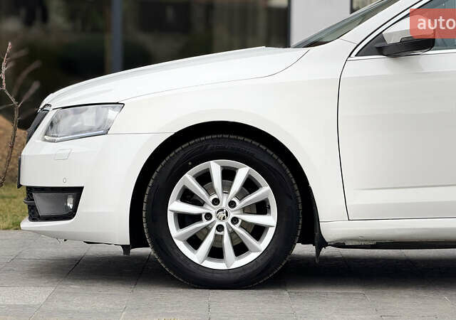 Белый Шкода Октавия, объемом двигателя 1.6 л и пробегом 231 тыс. км за 11850 $, фото 9 на Automoto.ua