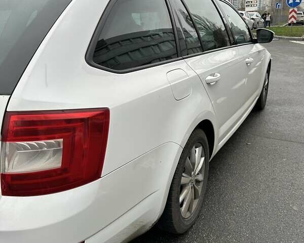 Белый Шкода Октавия, объемом двигателя 1.6 л и пробегом 180 тыс. км за 10900 $, фото 5 на Automoto.ua