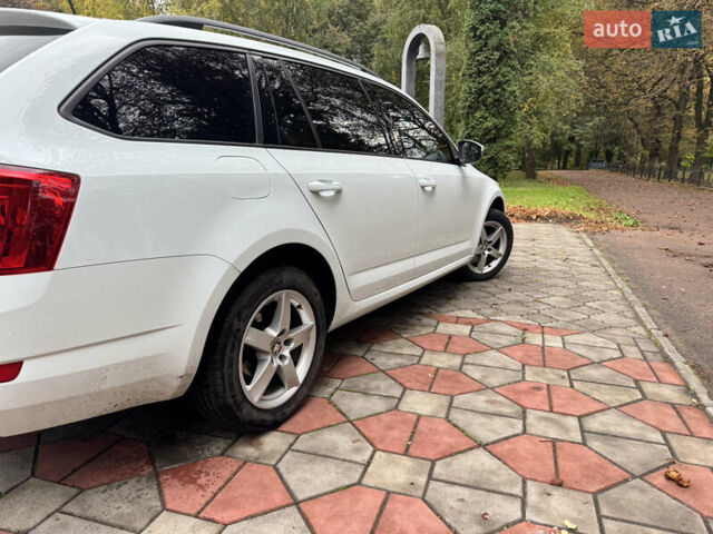Белый Шкода Октавия, объемом двигателя 1.97 л и пробегом 328 тыс. км за 12300 $, фото 37 на Automoto.ua