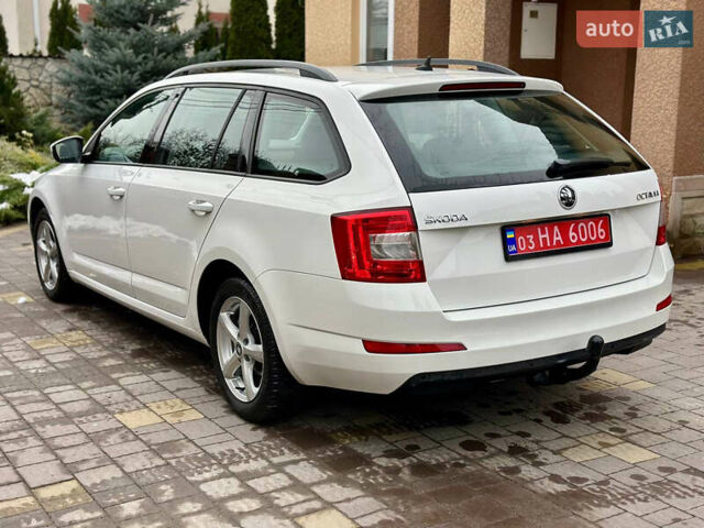 Белый Шкода Октавия, объемом двигателя 1.6 л и пробегом 198 тыс. км за 12700 $, фото 4 на Automoto.ua