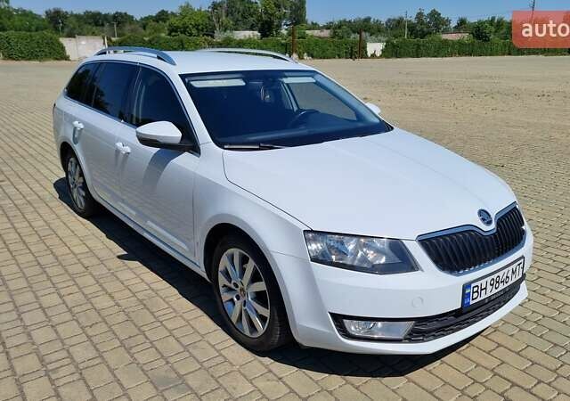 Білий Шкода Октавія, об'ємом двигуна 1.6 л та пробігом 230 тис. км за 13500 $, фото 9 на Automoto.ua