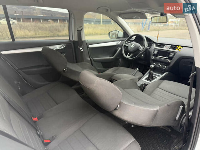 Белый Шкода Октавия, объемом двигателя 1.6 л и пробегом 281 тыс. км за 10800 $, фото 54 на Automoto.ua