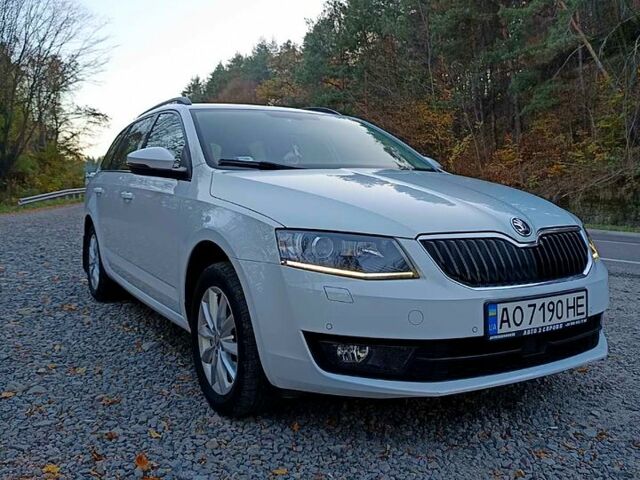 Белый Шкода Октавия, объемом двигателя 2 л и пробегом 233 тыс. км за 13100 $, фото 1 на Automoto.ua