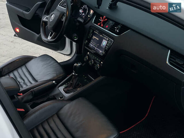 Белый Шкода Октавия, объемом двигателя 2 л и пробегом 269 тыс. км за 14999 $, фото 54 на Automoto.ua