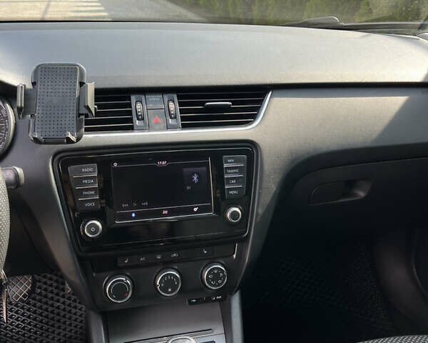 Шкода Октавія 2016 у Вінниці на Automoto.ua Білий Шкода Октавія, об'ємом двигуна 1.6 л та пробігом 270 тис. км за 10700 $, фото 13 на Automoto.ua