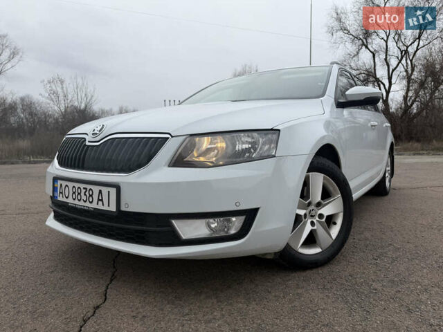 Белый Шкода Октавия, объемом двигателя 1.6 л и пробегом 281 тыс. км за 10800 $, фото 21 на Automoto.ua