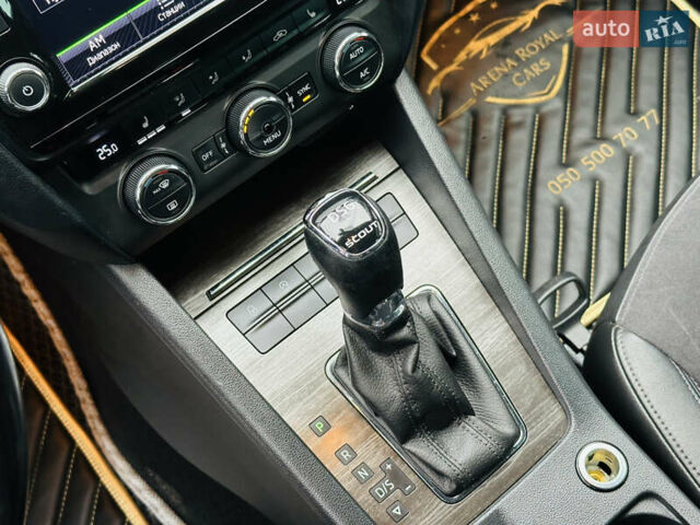 Белый Шкода Октавия, объемом двигателя 1.97 л и пробегом 303 тыс. км за 13900 $, фото 34 на Automoto.ua