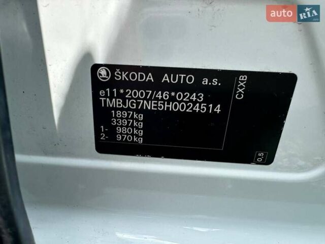 Белый Шкода Октавия, объемом двигателя 1.6 л и пробегом 185 тыс. км за 11100 $, фото 5 на Automoto.ua