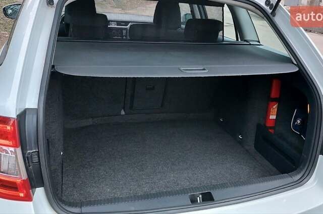 Белый Шкода Октавия, объемом двигателя 1.4 л и пробегом 220 тыс. км за 9199 $, фото 5 на Automoto.ua