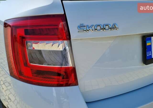 Білий Шкода Октавія, об'ємом двигуна 1.6 л та пробігом 230 тис. км за 13500 $, фото 16 на Automoto.ua