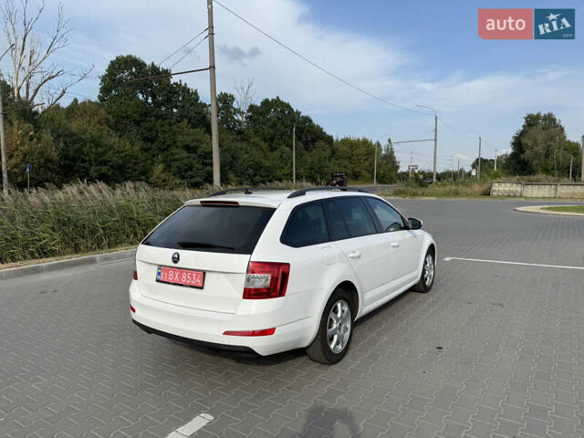 Білий Шкода Октавія, об'ємом двигуна 0 л та пробігом 246 тис. км за 11900 $, фото 4 на Automoto.ua