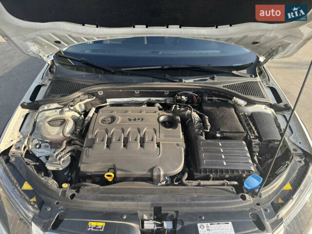 Белый Шкода Октавия, объемом двигателя 2 л и пробегом 174 тыс. км за 16000 $, фото 7 на Automoto.ua