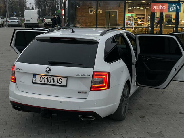 Белый Шкода Октавия, объемом двигателя 2 л и пробегом 269 тыс. км за 14999 $, фото 82 на Automoto.ua