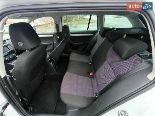 Білий Шкода Октавія, об'ємом двигуна 1.6 л та пробігом 280 тис. км за 11800 $, фото 30 на Automoto.ua