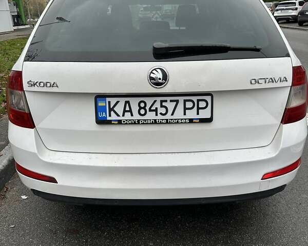 Белый Шкода Октавия, объемом двигателя 1.6 л и пробегом 180 тыс. км за 10900 $, фото 2 на Automoto.ua