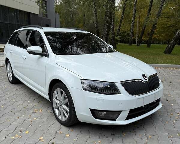Белый Шкода Октавия, объемом двигателя 1.97 л и пробегом 243 тыс. км за 13400 $, фото 6 на Automoto.ua