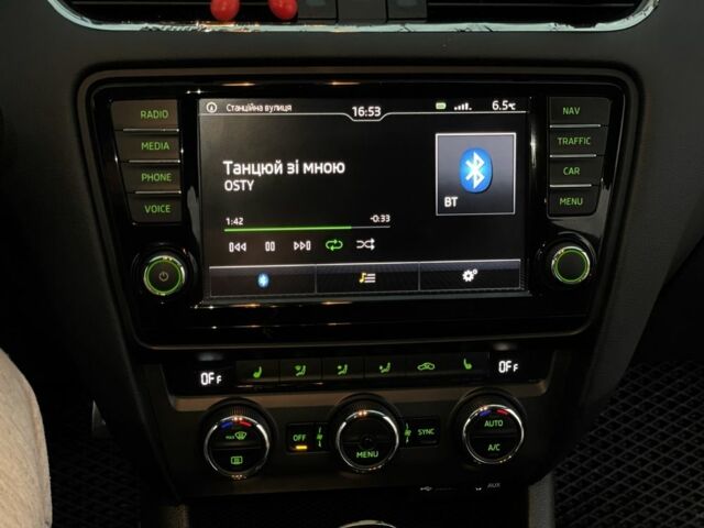 Белый Шкода Октавия, объемом двигателя 2 л и пробегом 269 тыс. км за 14999 $, фото 12 на Automoto.ua