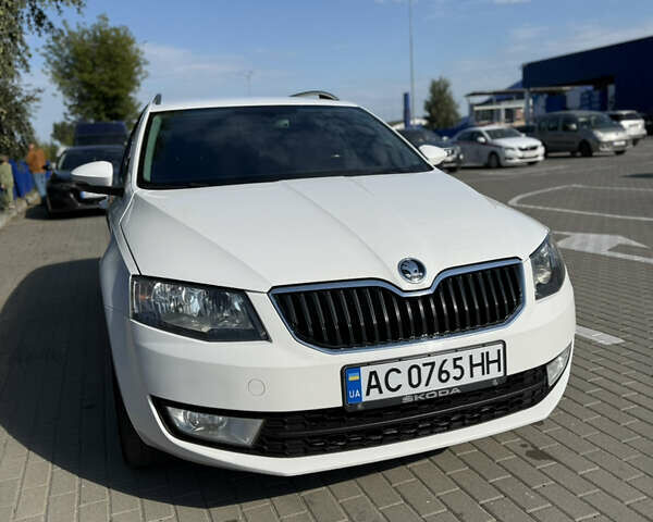 Шкода Октавия 2016 в Турийск на Automoto.ua Белый Шкода Октавия, объемом двигателя 1.97 л и пробегом 321 тыс. км за 11299 $, фото 1 на Automoto.ua