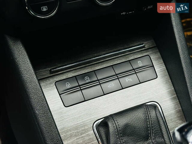 Белый Шкода Октавия, объемом двигателя 1.97 л и пробегом 303 тыс. км за 13900 $, фото 36 на Automoto.ua