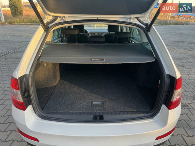 Білий Шкода Октавія, об'ємом двигуна 1.97 л та пробігом 280 тис. км за 13800 $, фото 31 на Automoto.ua