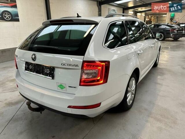 Белый Шкода Октавия, объемом двигателя 1.4 л и пробегом 174 тыс. км за 6600 $, фото 3 на Automoto.ua