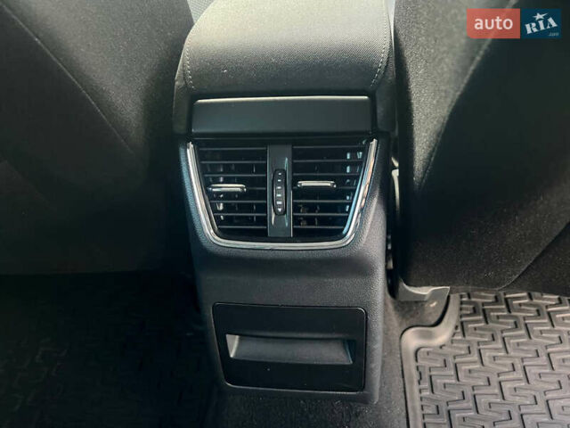 Білий Шкода Октавія, об'ємом двигуна 1.6 л та пробігом 182 тис. км за 10500 $, фото 21 на Automoto.ua