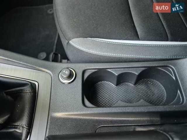 Білий Шкода Октавія, об'ємом двигуна 2 л та пробігом 195 тис. км за 11599 $, фото 59 на Automoto.ua
