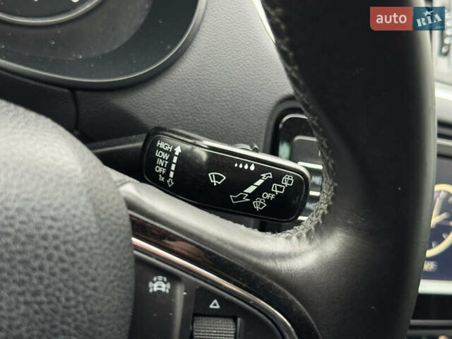 Белый Шкода Октавия, объемом двигателя 1.6 л и пробегом 231 тыс. км за 11850 $, фото 40 на Automoto.ua