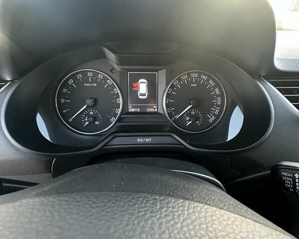 Білий Шкода Октавія, об'ємом двигуна 2 л та пробігом 240 тис. км за 13800 $, фото 4 на Automoto.ua