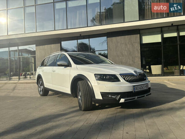 Белый Шкода Октавия, объемом двигателя 2 л и пробегом 174 тыс. км за 16000 $, фото 2 на Automoto.ua