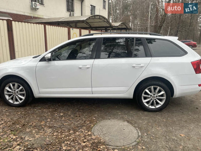 Белый Шкода Октавия, объемом двигателя 2 л и пробегом 290 тыс. км за 11700 $, фото 1 на Automoto.ua