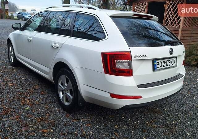 Белый Шкода Октавия, объемом двигателя 2 л и пробегом 294 тыс. км за 12900 $, фото 1 на Automoto.ua