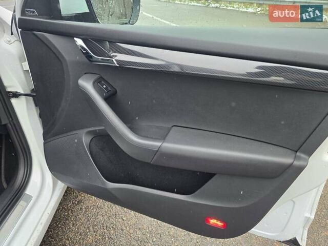 Білий Шкода Октавія, об'ємом двигуна 2 л та пробігом 254 тис. км за 16699 $, фото 52 на Automoto.ua