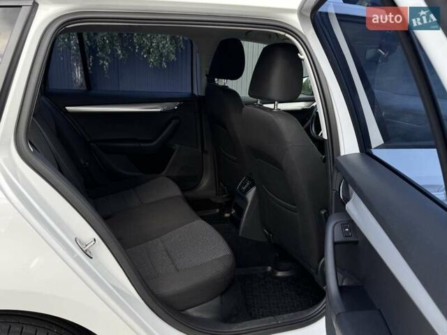 Белый Шкода Октавия, объемом двигателя 2 л и пробегом 280 тыс. км за 12100 $, фото 17 на Automoto.ua