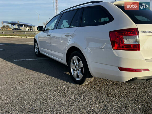Білий Шкода Октавія, об'ємом двигуна 1.6 л та пробігом 281 тис. км за 11800 $, фото 3 на Automoto.ua
